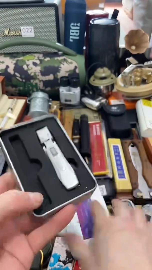 瓷片闪购商品  如图所示