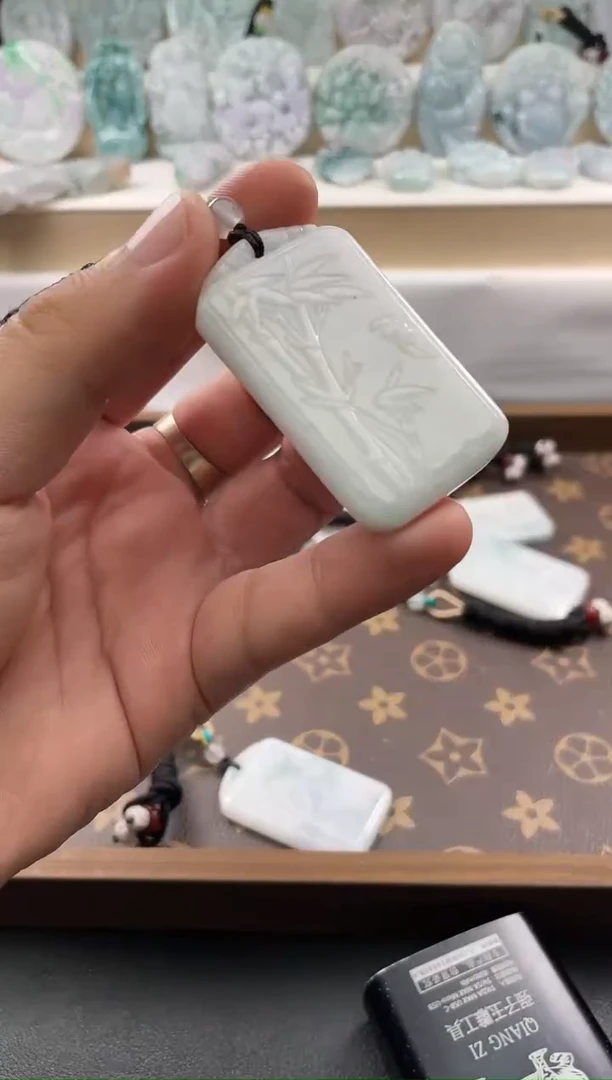 颈饰未镶嵌翡翠25/10/27/.297