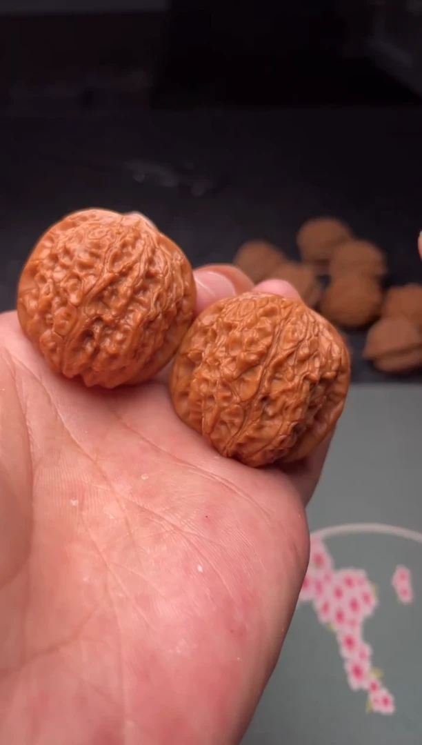 把件文玩核桃a16  血麒麟 34尺