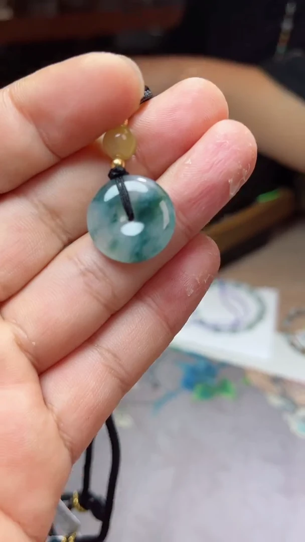 颈饰未镶嵌翡翠项链