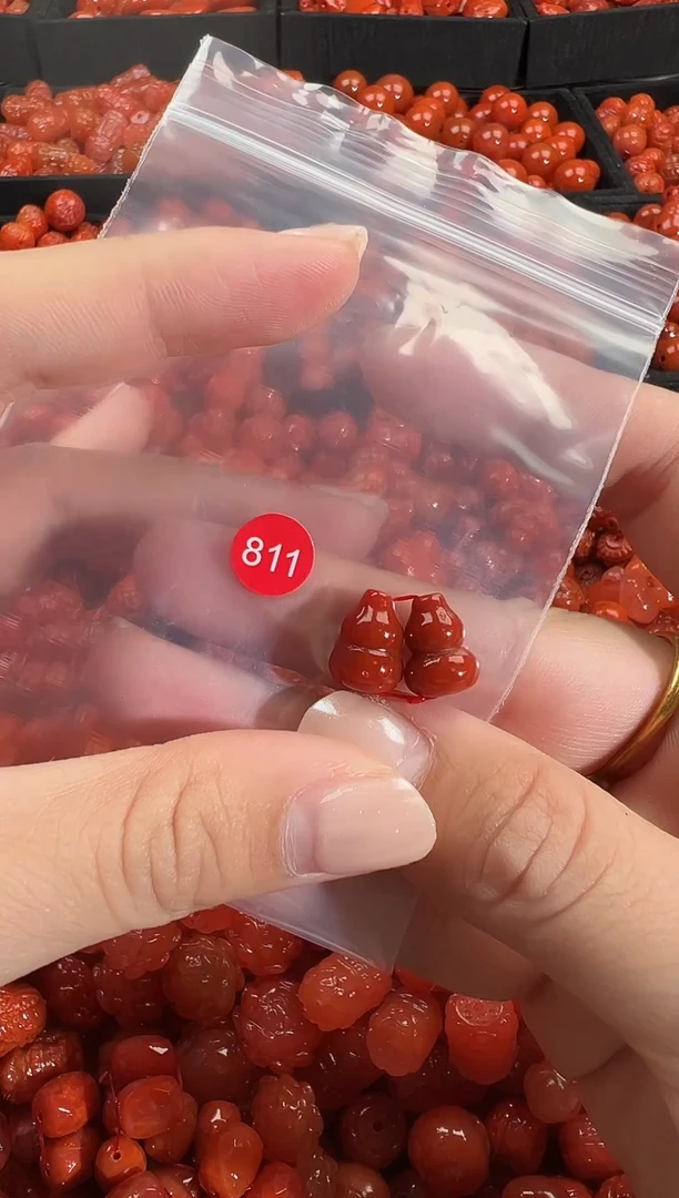 颈饰未镶嵌南红玛瑙1