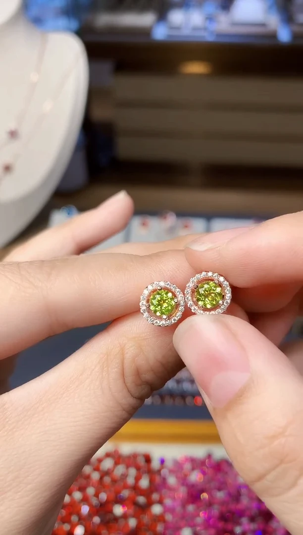 银S925镶嵌耳饰橄榄石耳钉