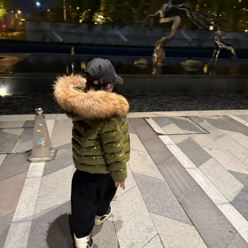 令佳潮牌冬款儿童中性绿色亮面90白鸭绒大毛领连帽羽绒服3226