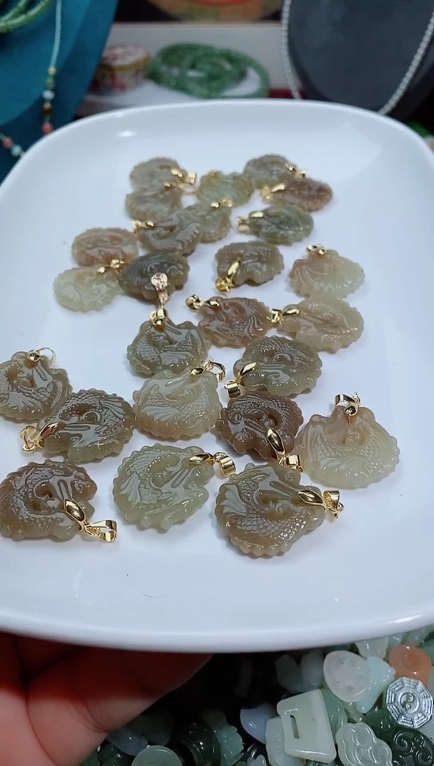 和田玉未镶嵌吊坠(不含链)A6多样性发其一