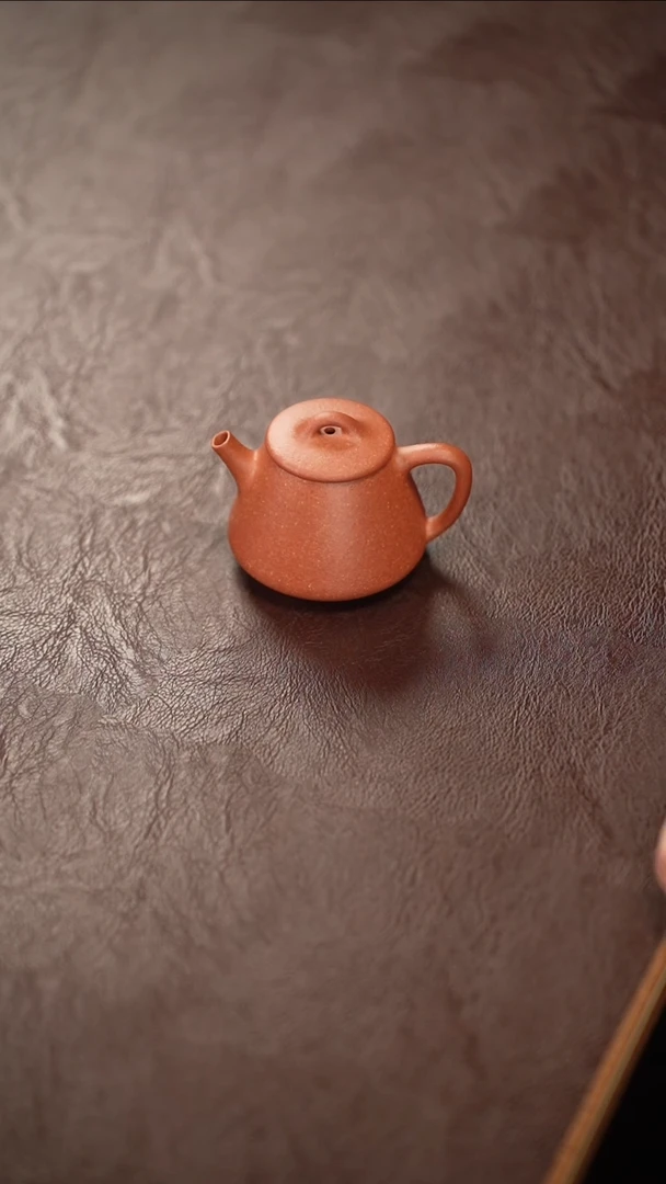 紫砂高石瓢壶金降坡 容量105C