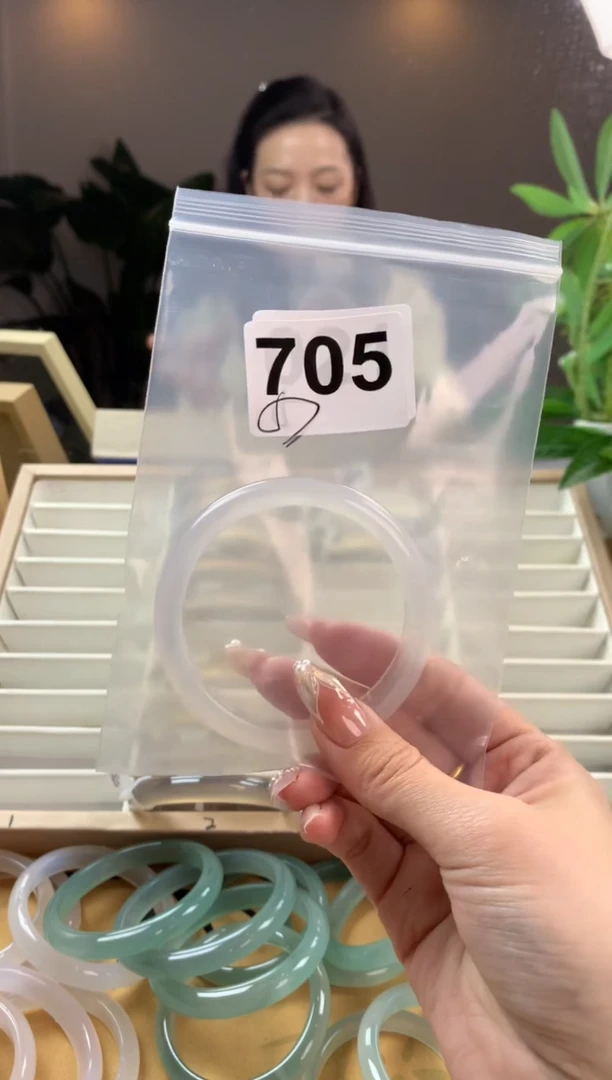 【闪购商品】玛瑙/玉髓手镯未镶嵌705