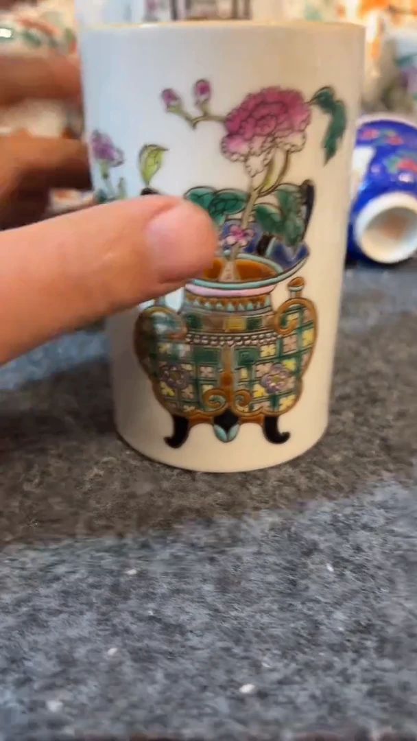 摆件瓷摆件瓷摆件钟鼎笔筒