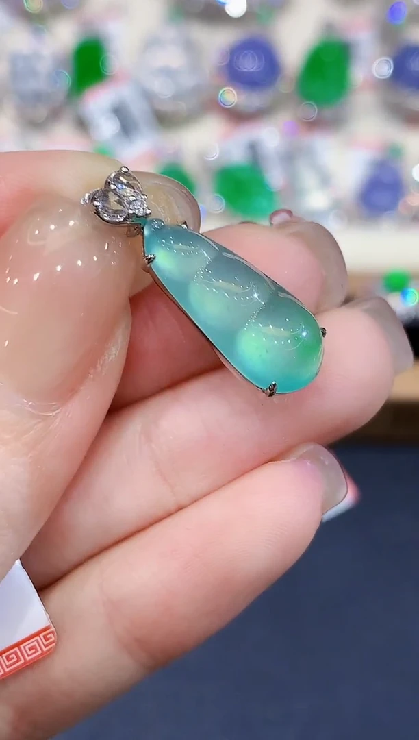 吊坠(不含链)18K金镶嵌翡翠W