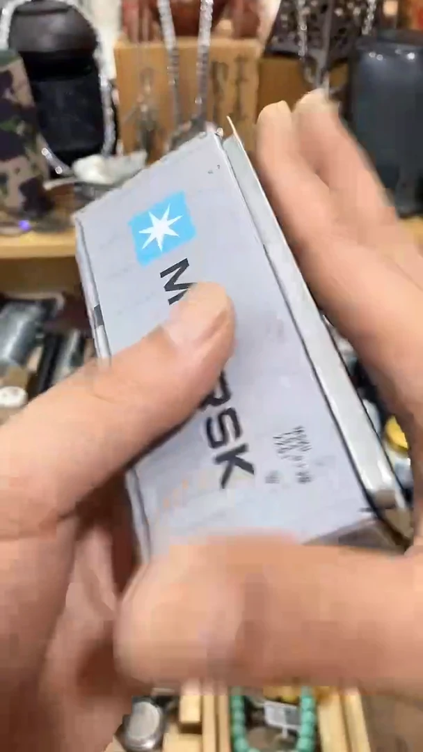 瓷片闪购商品  如图所示