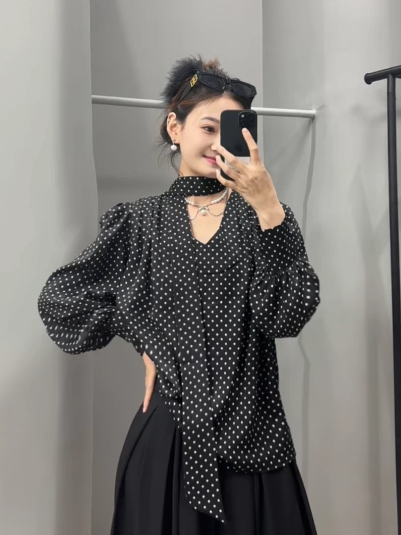 春季新款褶皱波点v领配飘带时尚设计打底上衣