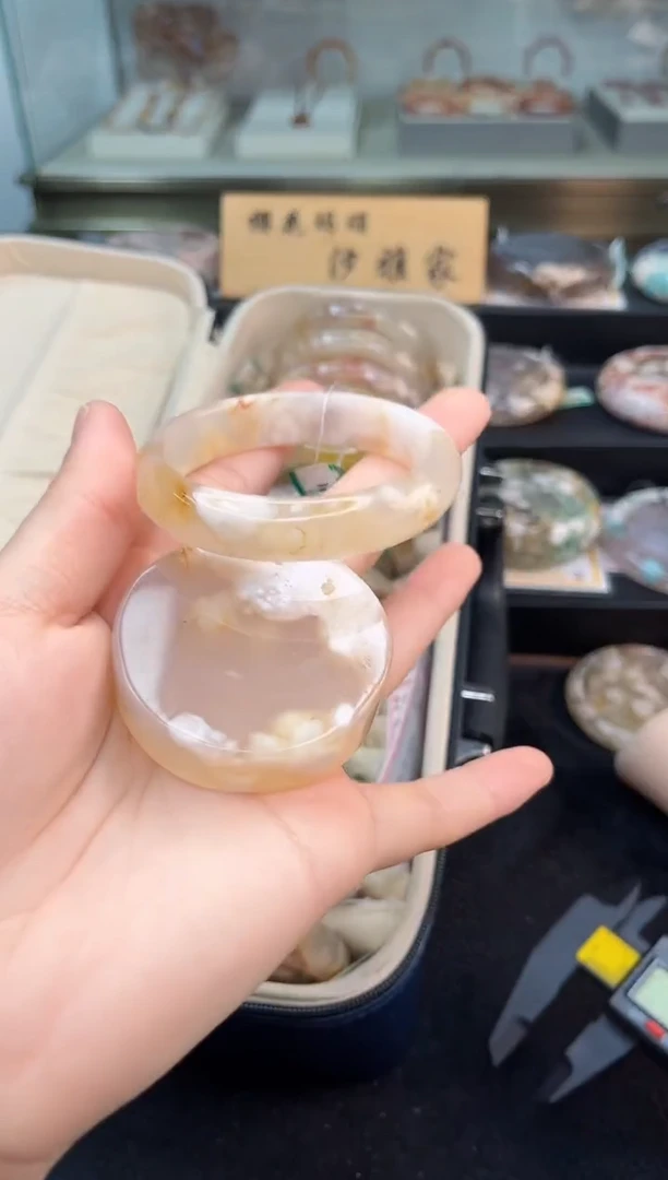 未镶嵌手镯石英质玉51圈口（赠品镯心）3005013