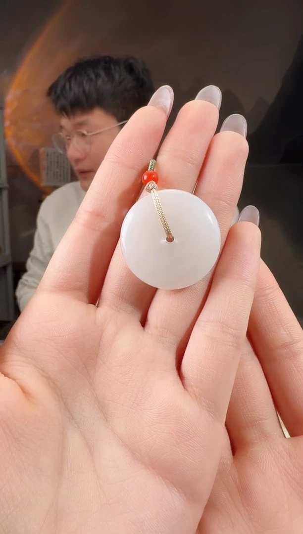 颈饰未镶嵌和田玉平安扣