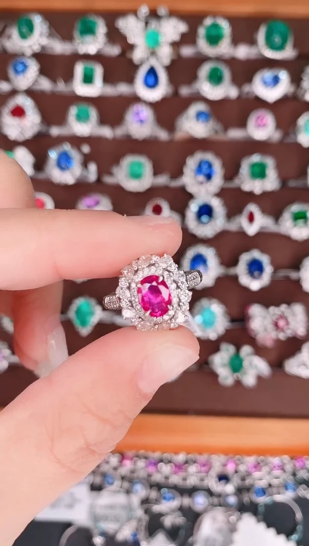 【闪购商品】彩色蓝宝石18K金戒指18K金镶嵌.