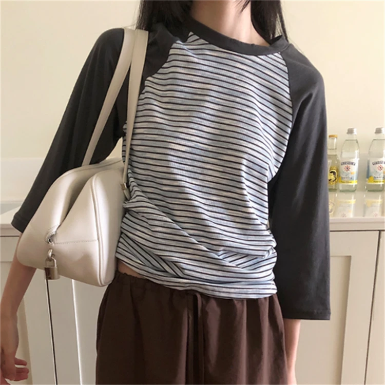 秋季时尚新款百搭休闲显瘦小众圆领插肩袖条纹中袖T恤上衣气质女