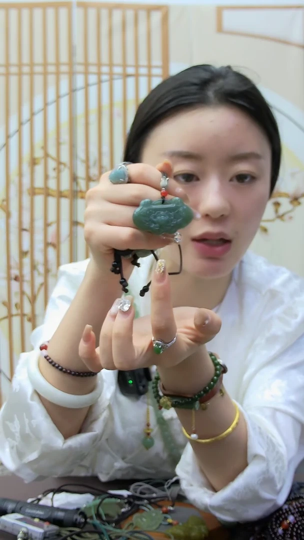 【闪购商品】蛇纹石玉花锁未镶嵌花锁