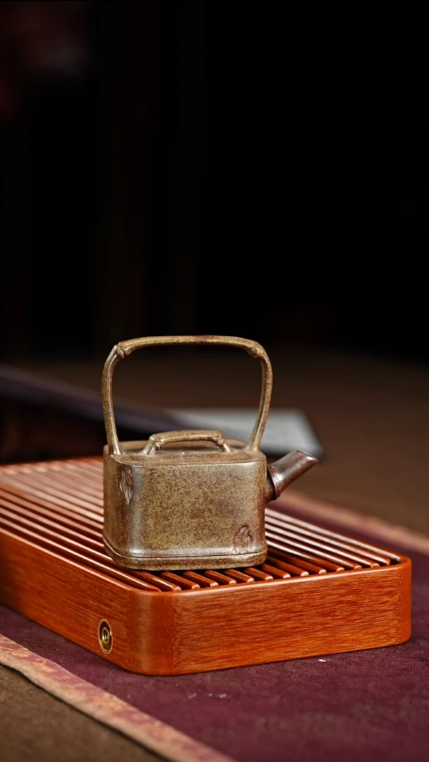 徐老师竹节提梁紫砂壶