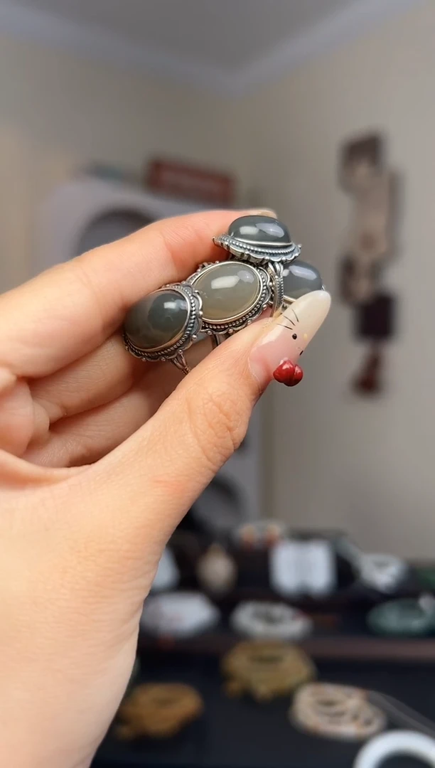 颈饰银S925镶嵌和田玉烟紫戒指 多样性发其一