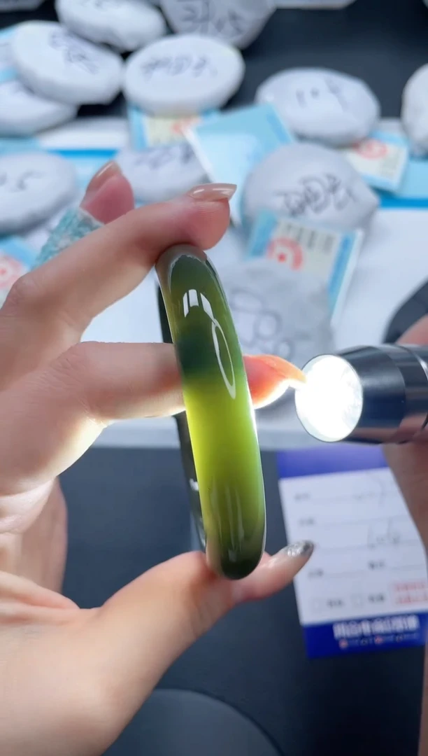 和田玉手镯未镶嵌7V173-60