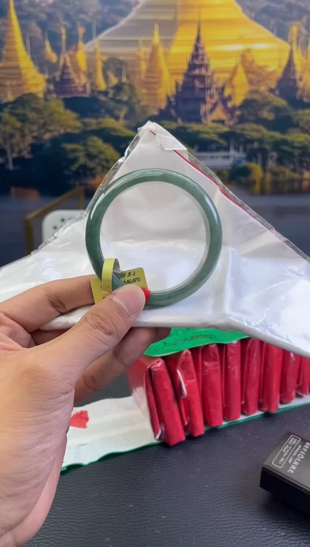 未镶嵌手镯翡翠翡翠手镯