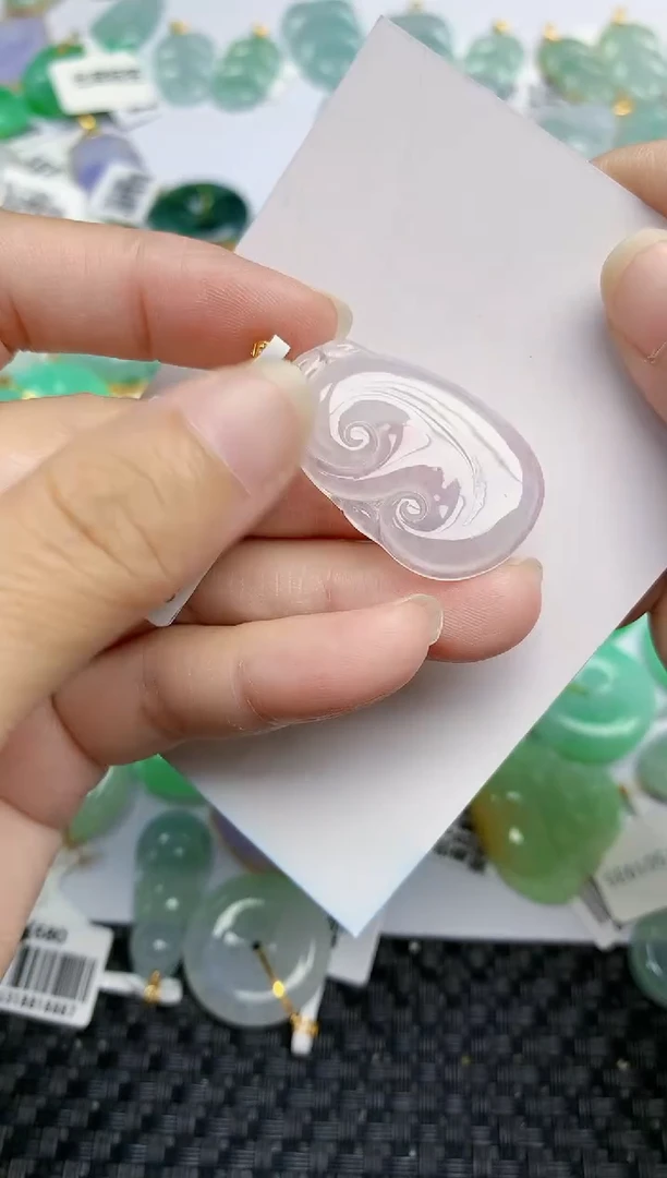 翡翠18K金镶嵌颈饰天然翡翠A货