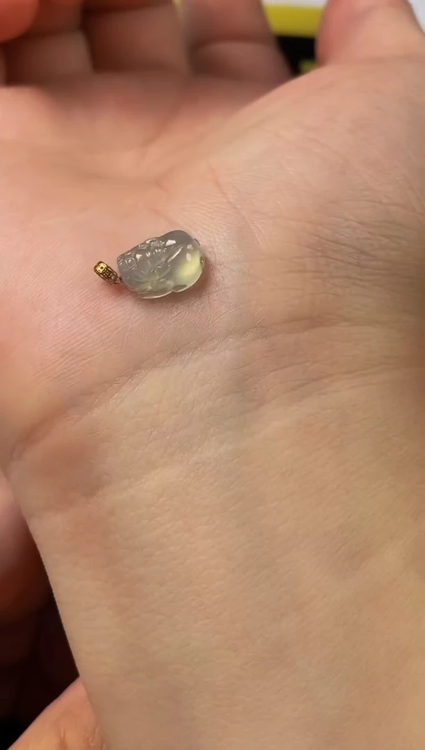 翡翠18K金镶嵌颈饰天然A货翡翠