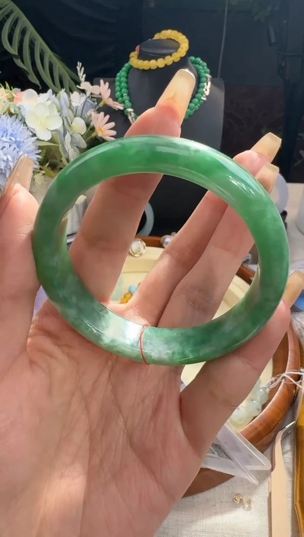 【闪购商品】翡翠手镯未镶嵌手镯