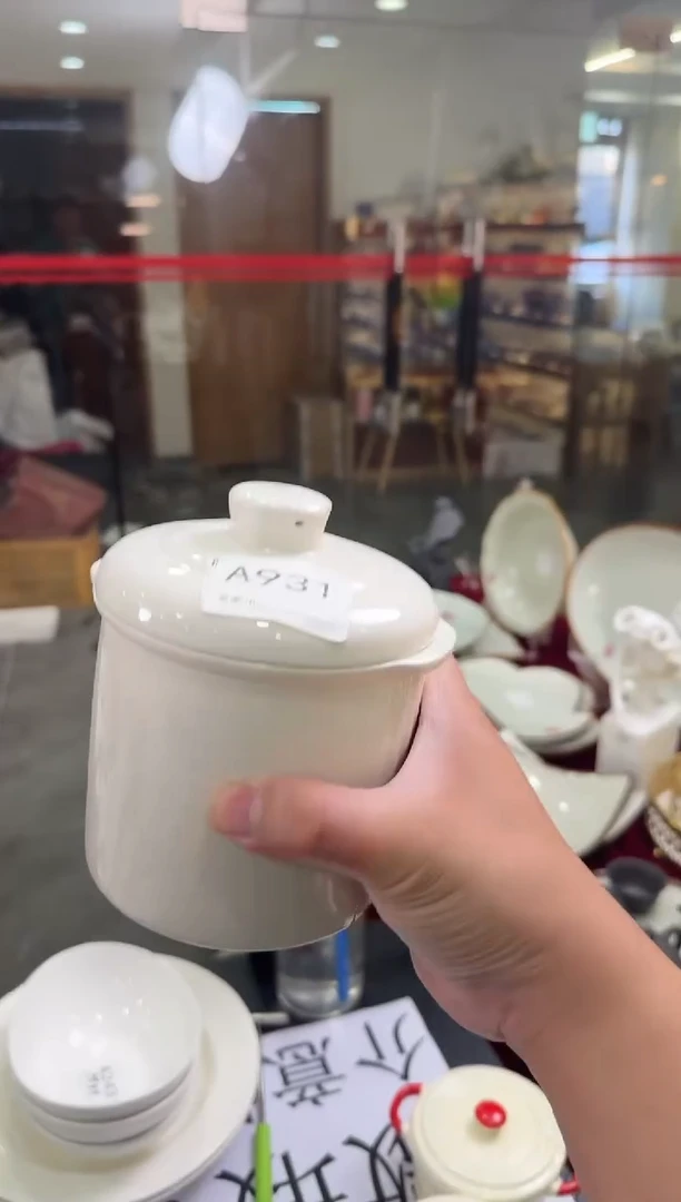 摆件陶白色双耳汤盅