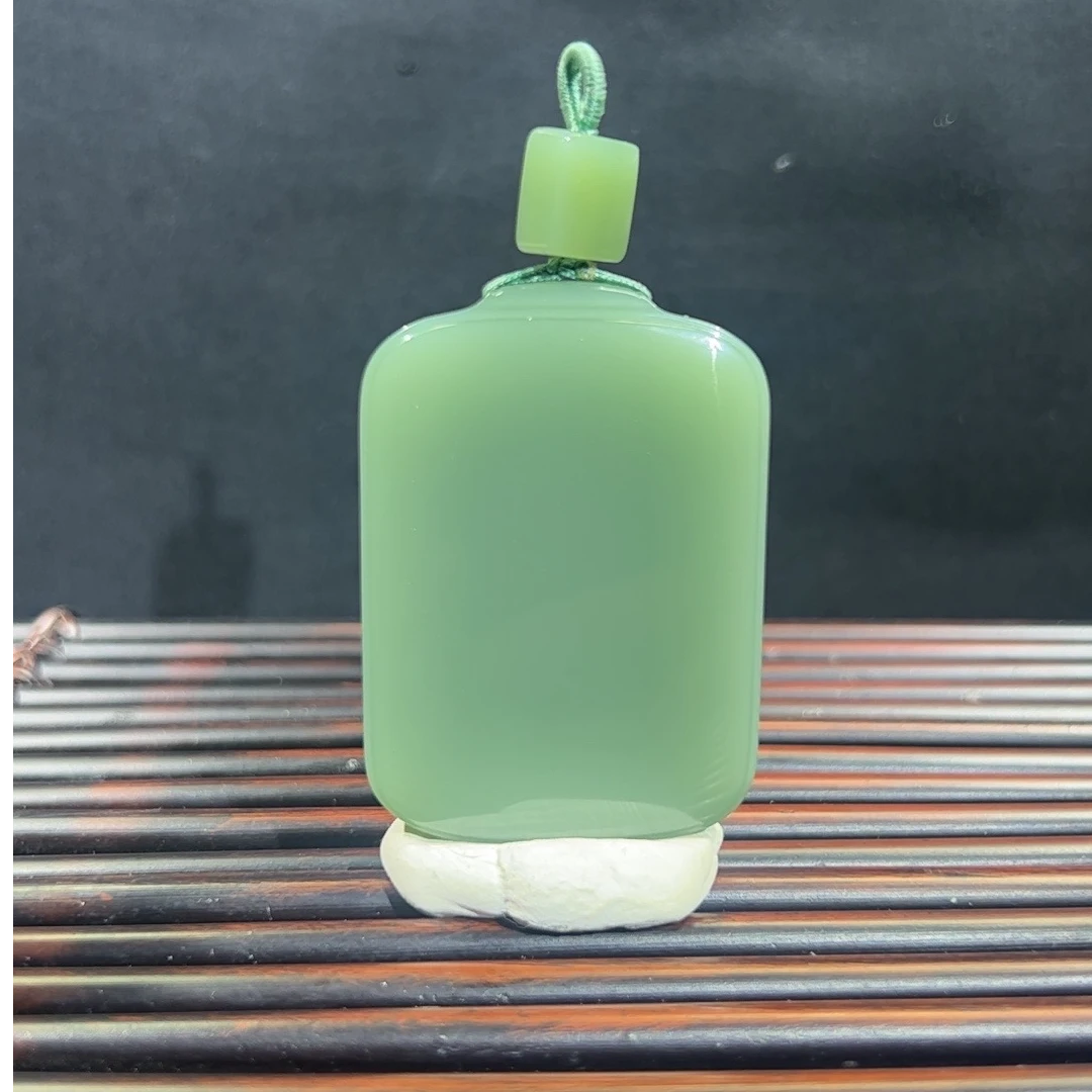 和田玉精品白色碧玉粉青无事牌精美绿色时尚菠菜绿