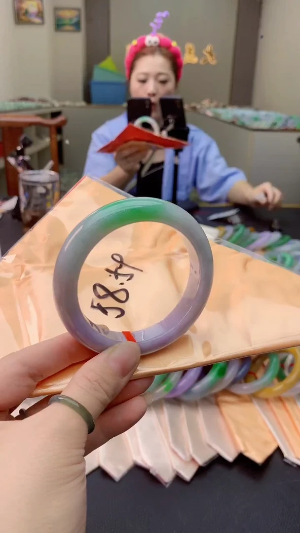 翡翠手镯未镶嵌0667257902