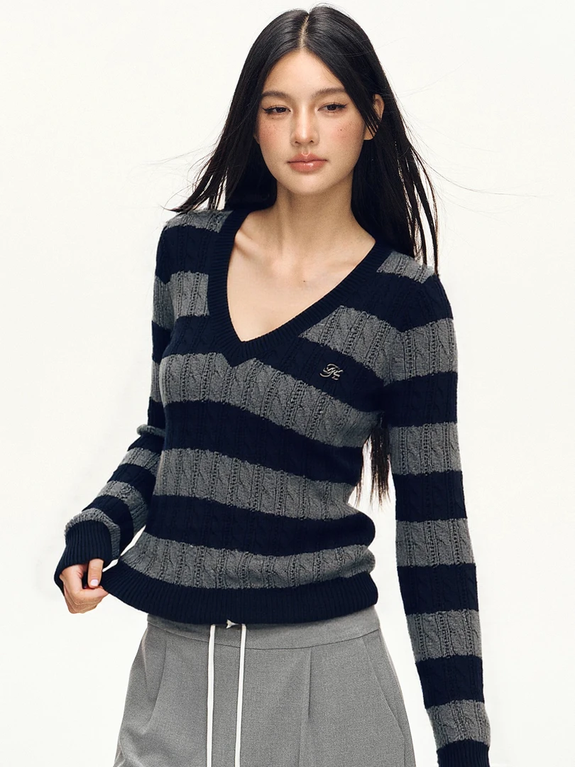 韩系chic毛衣女V领条纹麻花秋冬季新款撞色修身针织打底衫上衣潮