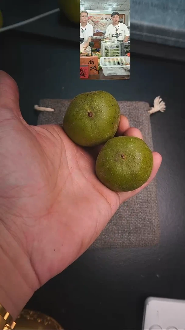 文玩核桃把件青皮小果蛙2个（售出不退不换）