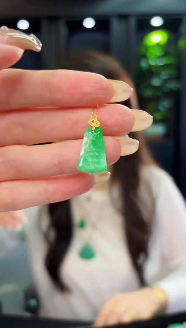 翡翠18K金镶嵌颈饰 缅料A货/支持复检/一件