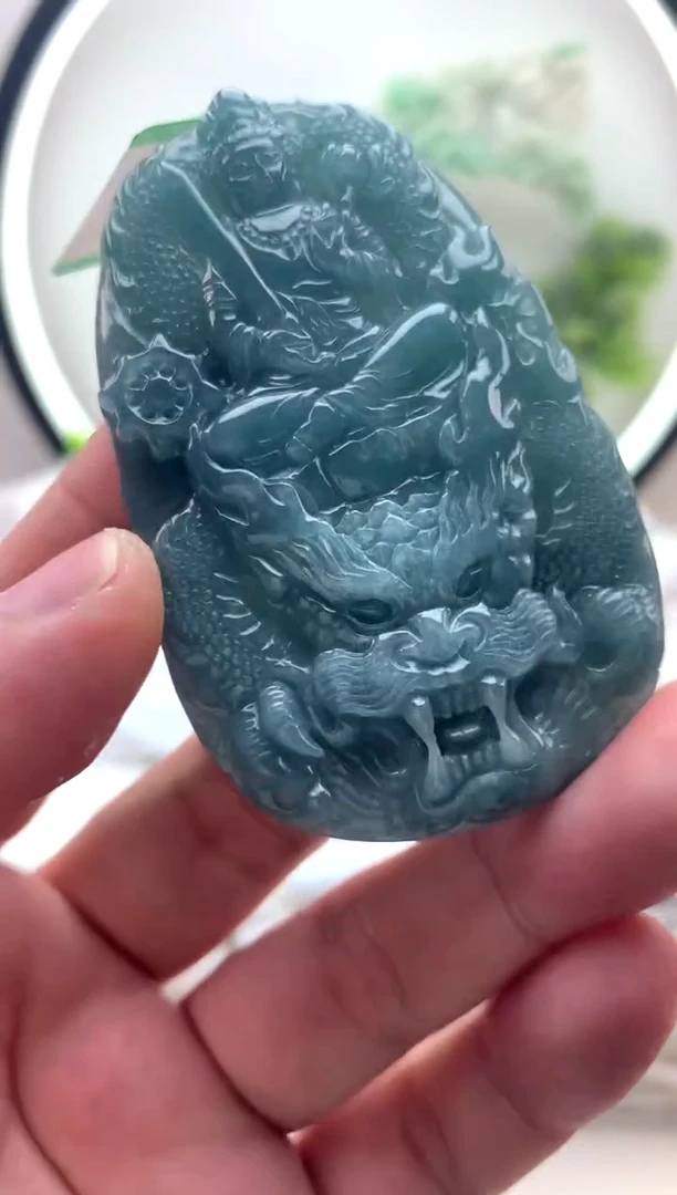 颈饰未镶嵌翡翠虚空藏