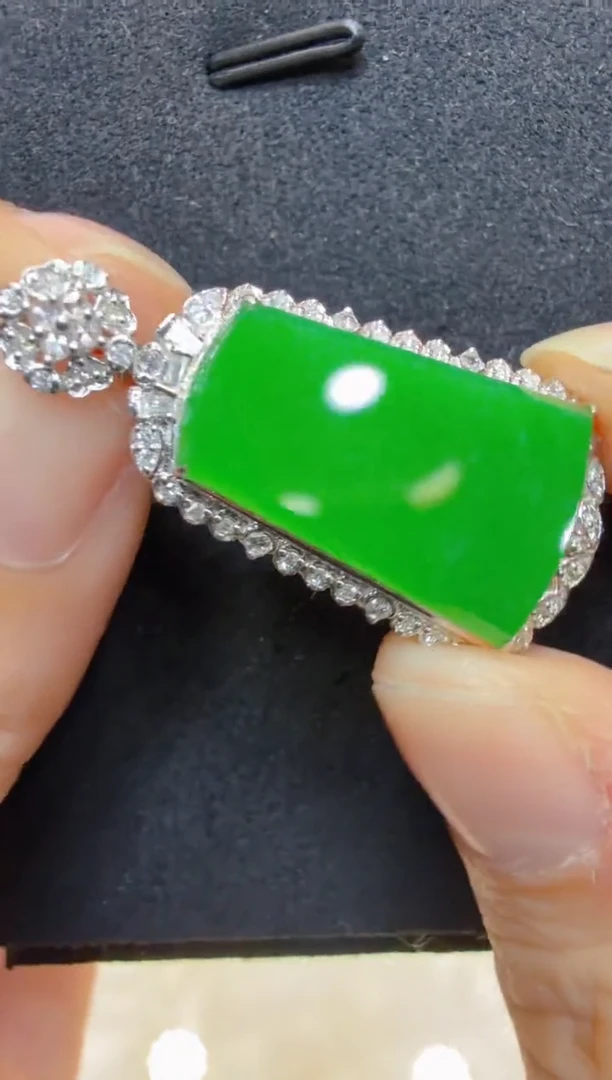 吊坠(不含链)18K金镶嵌翡翠多样性团购发一件