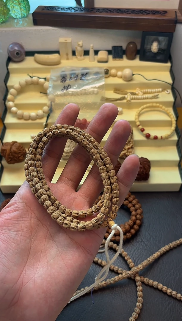 对眼直切热振柏香籽 6mm*5.5mm