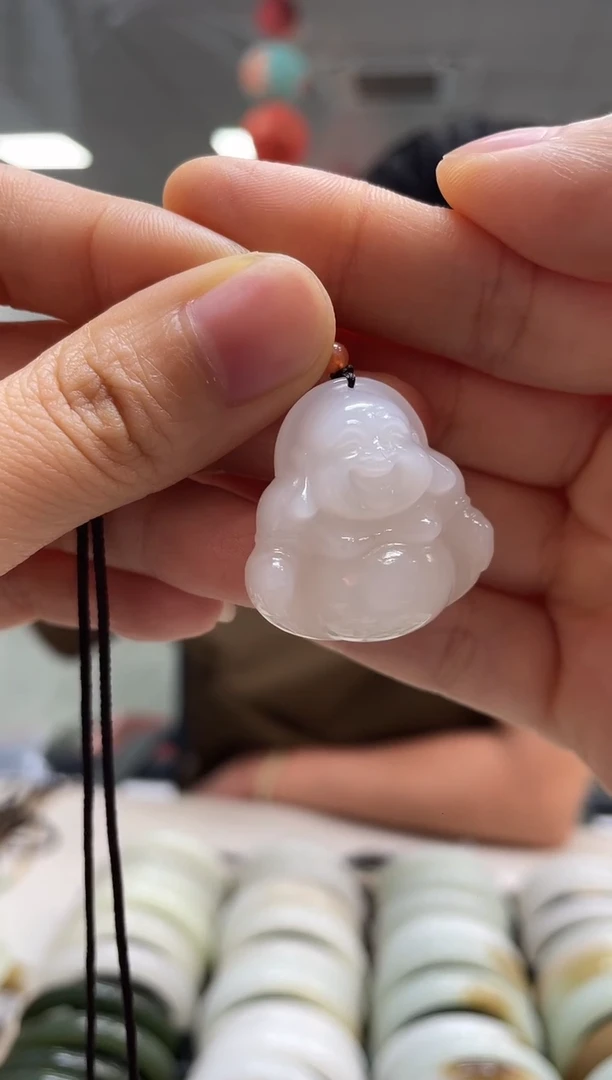 和田玉未镶嵌颈饰佛公吊坠随机发一件