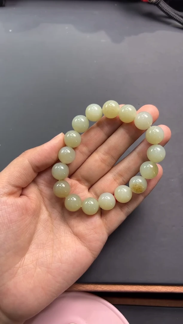 【闪购商品】和田玉手串未镶嵌且末微色差近矿卡12