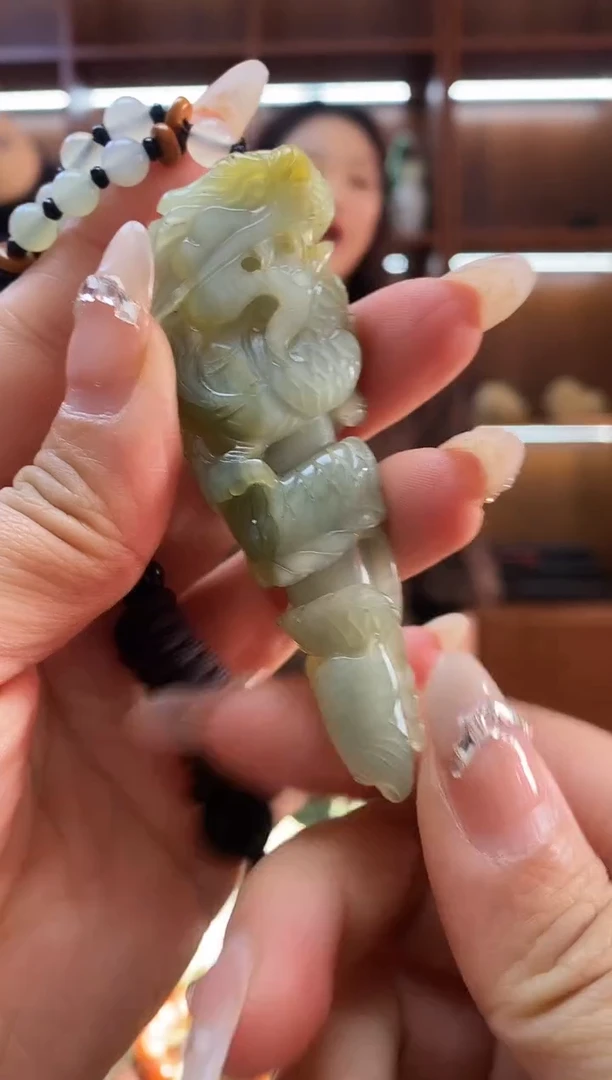 未镶嵌岫玉吊坠