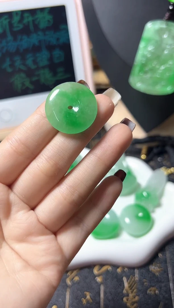 颈饰未镶嵌翡翠所见即所得，一图一物