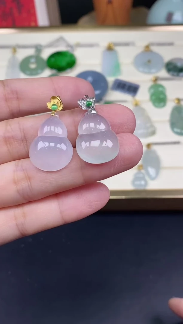 吊坠(不含链)18K金镶嵌翡翠葫芦18K金扣多样性发其一@@CMT1910