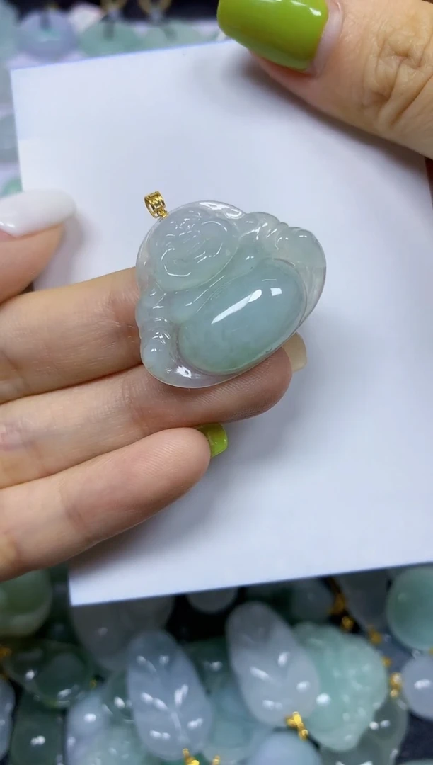 翡翠18K金镶嵌颈饰挂件