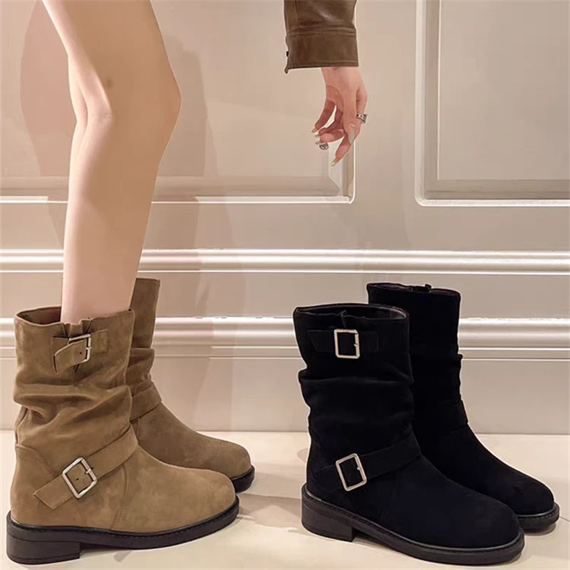 复古机车马丁靴女2025秋冬新款洋气皮带扣中筒靴圆头平底堆堆短靴