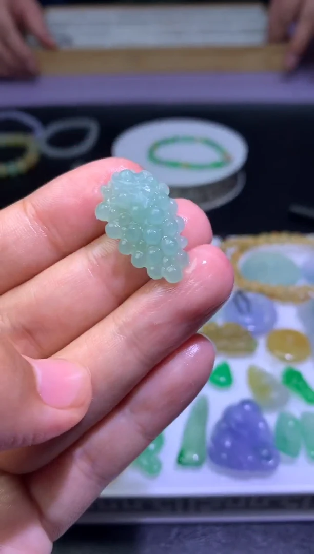 未镶嵌定制翡翠毛货