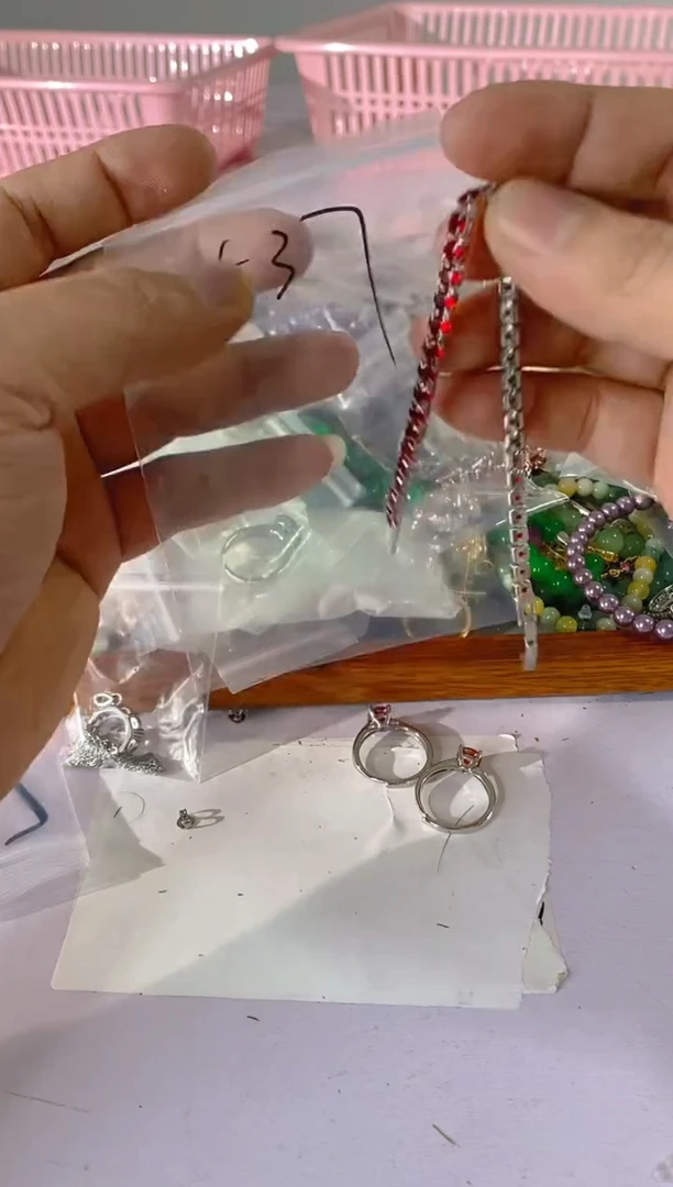 【闪购商品】水晶颈饰银S925镶嵌537红宝，蓝宝，多样性发一件赠链