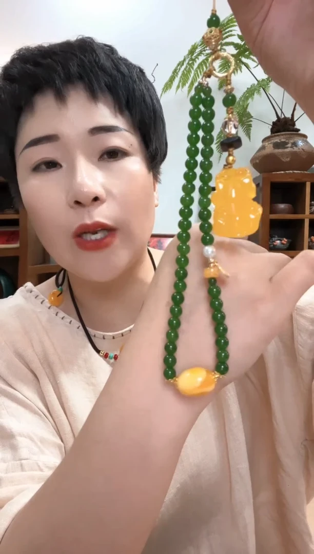 未镶嵌颈饰琥珀574