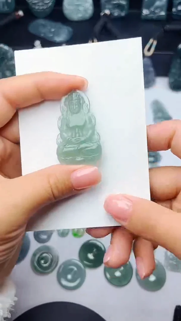 【闪购商品】翡翠颈饰未镶嵌度母