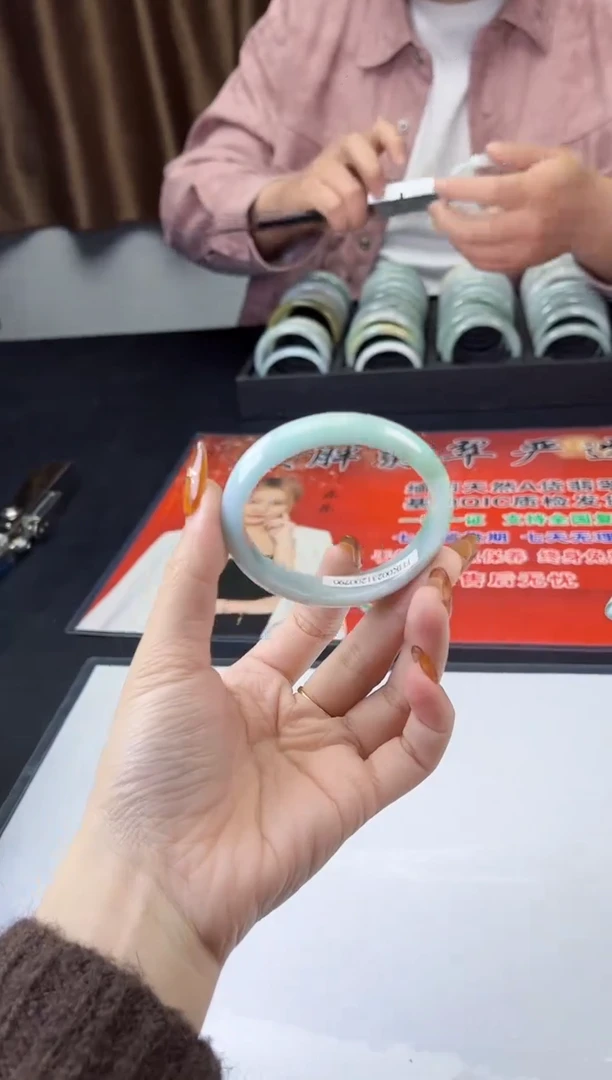 【闪购商品】翡翠手镯未镶嵌翡翠1