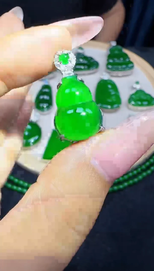 未镶嵌定制翡翠翡翠吊坠31