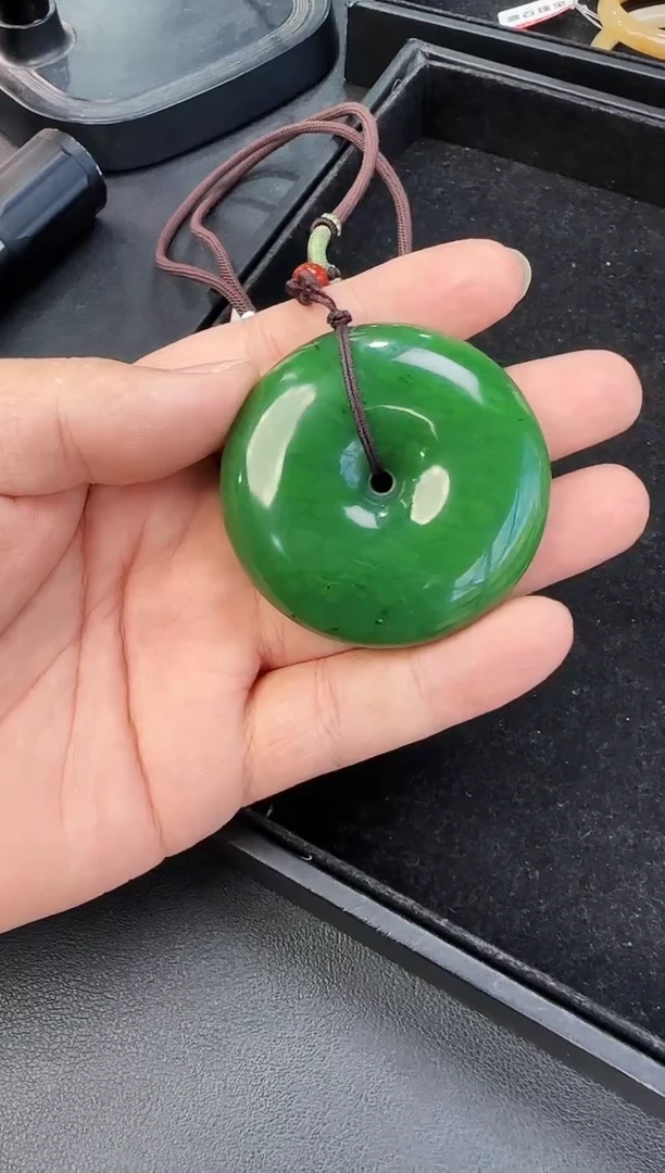 颈饰未镶嵌和田玉平安扣