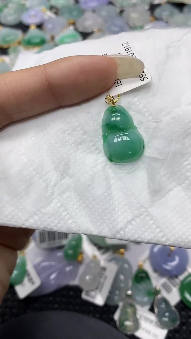 颈饰18K金镶嵌翡翠11111111111